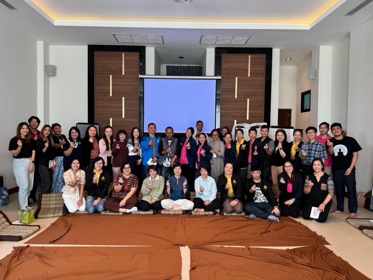 12. โครงการหยั่งรากจิตตปัญญาสู่สังคมสุขภาวะ
